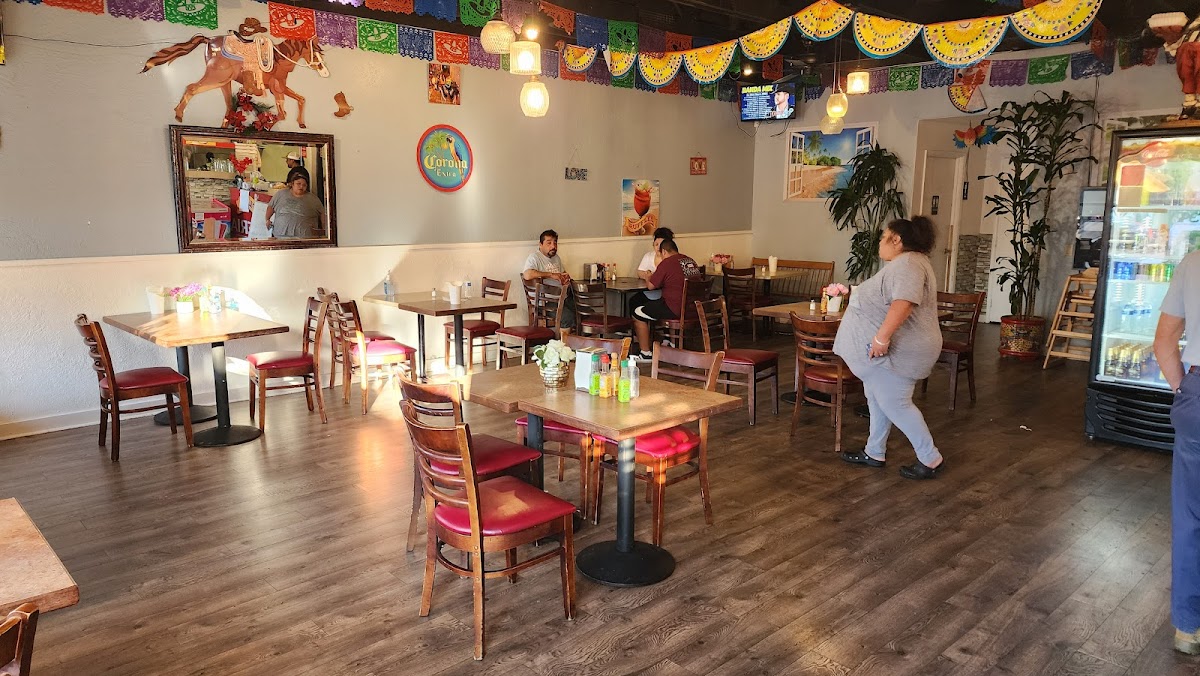 Ruffles Taqueria & Marisqueria Photos 2